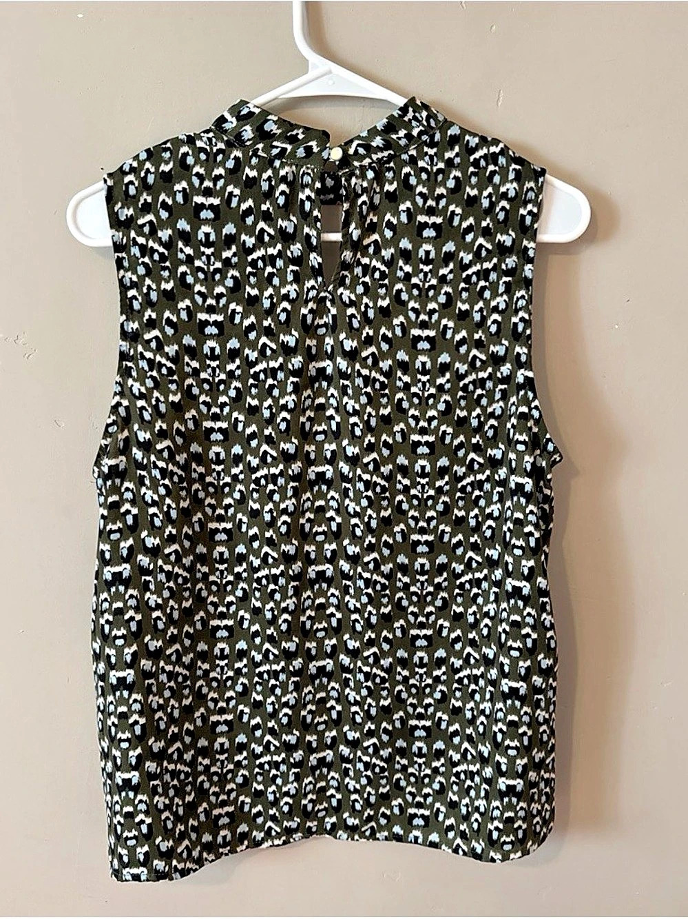Monteau Los Angeles Animal Print Blouse Black & Green XL Like New - Picture 2 of 3